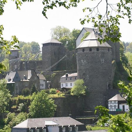 Ferienwohnung "Kunterbunt" Mit Burgblick Und Dachterrasse Monschau Buitenkant foto